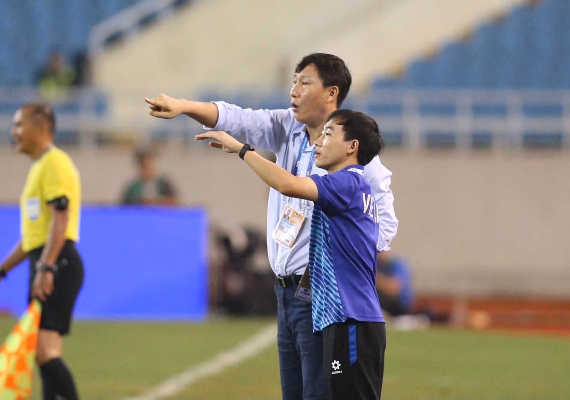 HLV Kim Sang Sik có giúp tuyển Việt Nam tốt hơn sau gần 1 tháng nữa?.