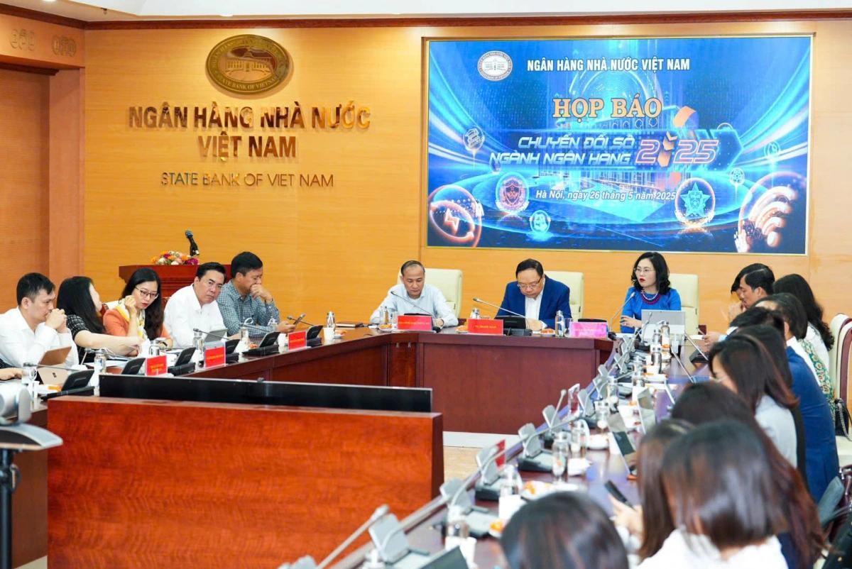 Press conference to announce the event Họp báo công bố sự kiện “Chuyển đổi số ngành Ngân hàng năm 2025”
