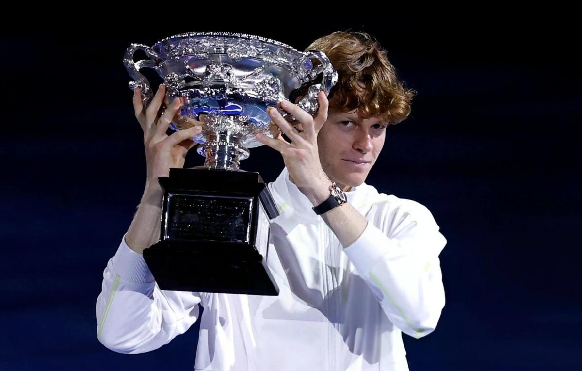 Sinner bảo vệ thành công chức vô địch Australian Open. Sinner bảo vệ thành công chức vô địch Australian Open.