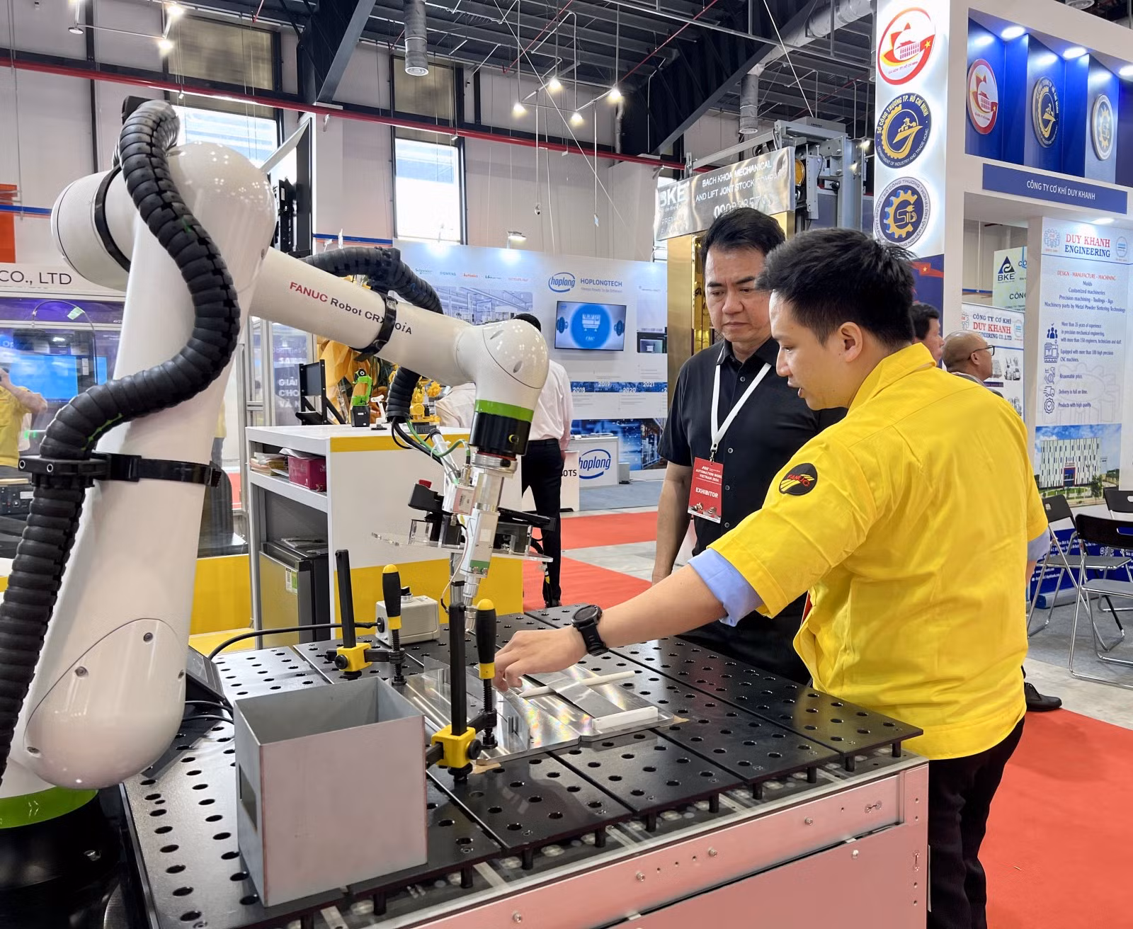 Khách hàng tham quan Triển lãm Năng lượng và tự động hóa toàn cầu 2024 tổ chức tại Bình Dương