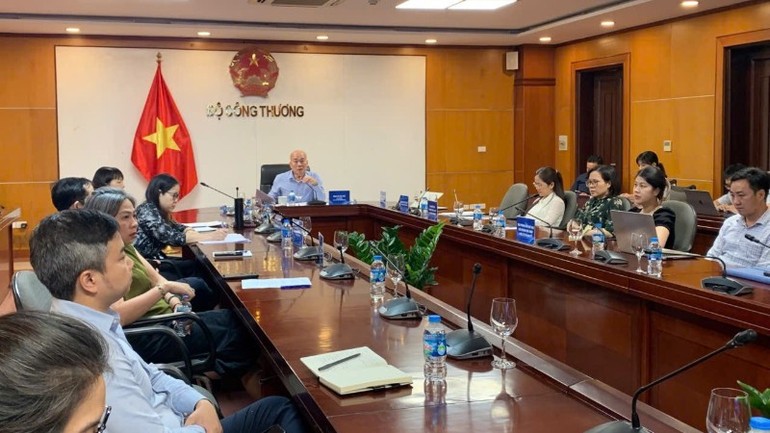 Hội nghị giao ban xúc tiến thương mại của Bộ Công thương tháng 6/2025 diễn ra chiều 27/6. Hội nghị giao ban xúc tiến thương mại của Bộ Công thương tháng 6/2025 diễn ra chiều 27/6.