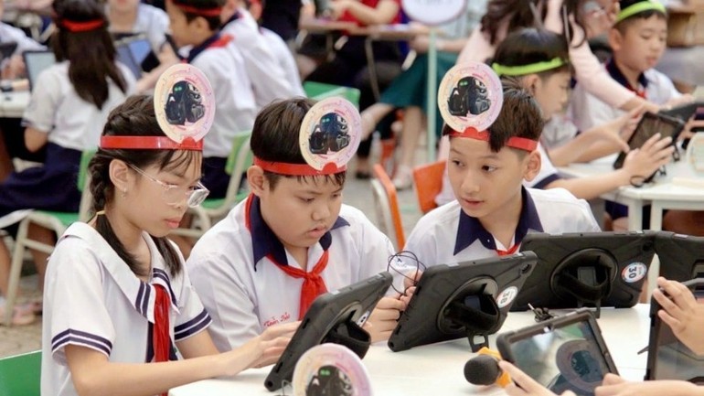 Việc ứng dụng AI trong giáo dục mở ra cơ hội mới cho dạy và học, đồng thời đặt ra thách thức trong đổi mới phương pháp, nội dung và quản lý. Việc ứng dụng AI trong giáo dục mở ra cơ hội mới cho dạy và học, đồng thời đặt ra thách thức trong đổi mới phương pháp, nội dung và quản lý.