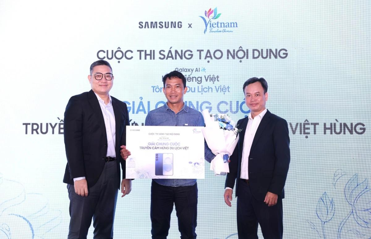 فاز المؤلف نجوين فيت هونغ بجائزة الإلهام. Tác giả Nguyễn Việt Hùng đoạt Giải truyền cảm hứng.
