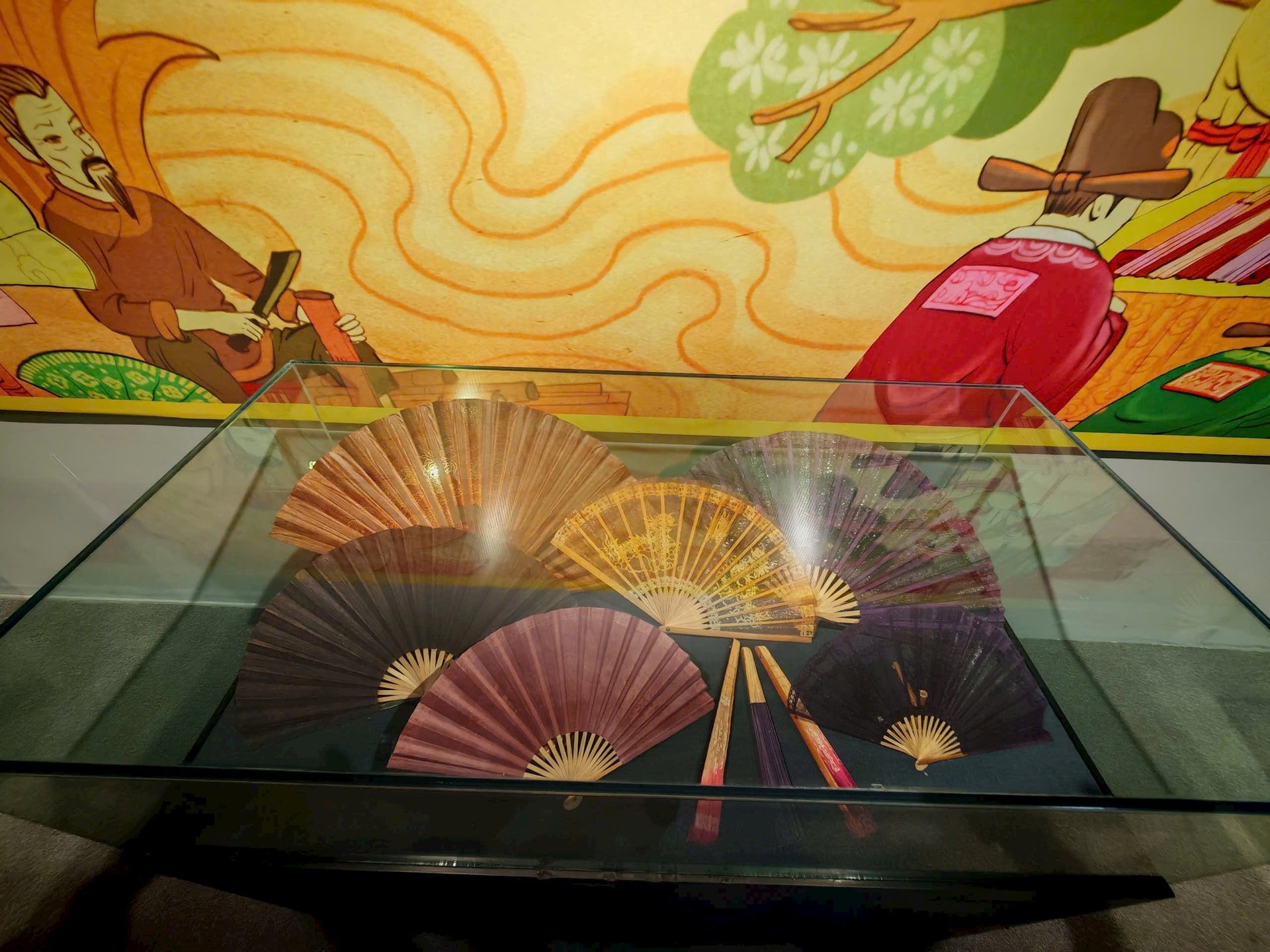 Không gian trưng bày quạt. Không gian trưng bày quạt.