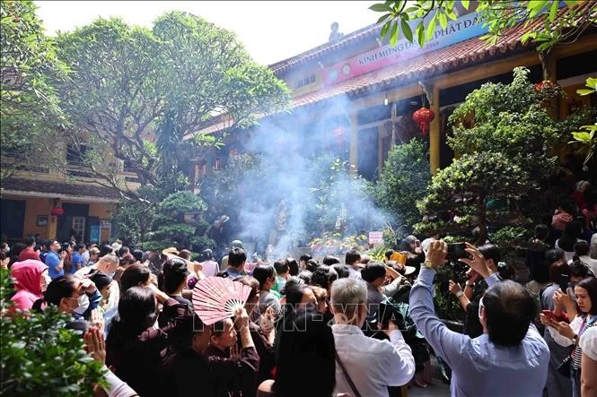 Đông đảo Phật tử tham dự Đại lễ Phật đản phật lịch 2569 - dương lịch 2025.