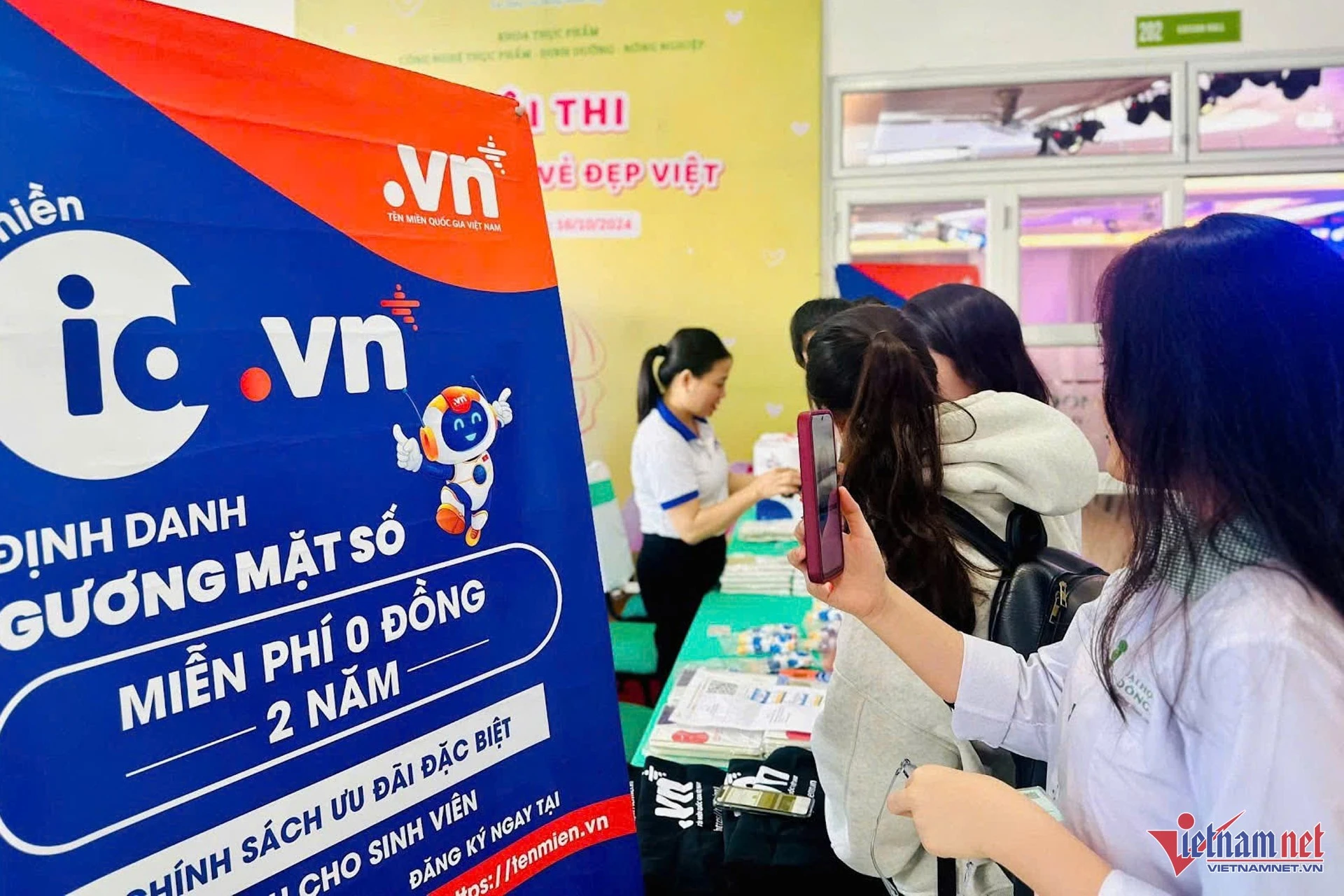 Nghị định 147 đã bổ sung quy định về cơ chế miễn, giảm lệ phí đăng ký sử dụng nhằm khuyến khích, hỗ trợ người dân, doanh nghiệp hiện diện trực tuyến, xây dựng thương hiệu trên Internet với tên miền quốc gia “.vn”.