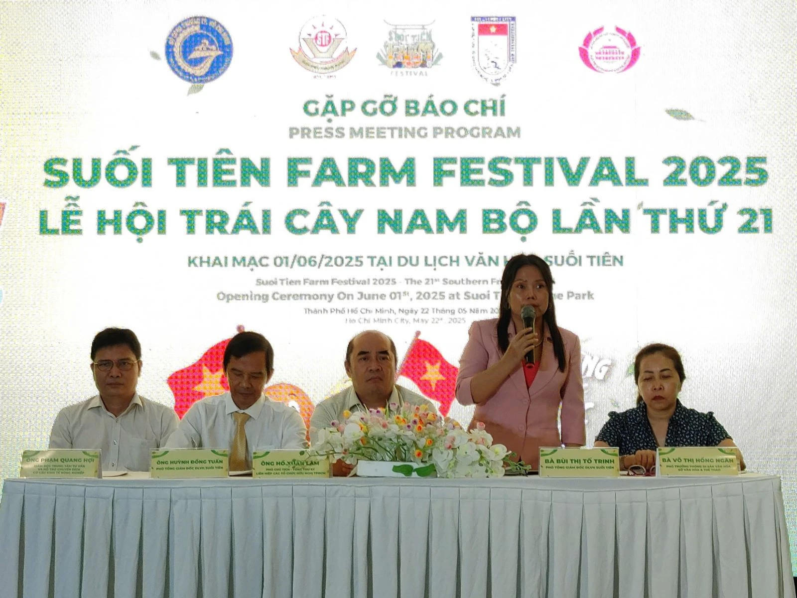 Đại diện ban tổ chức Lễ hội trái cây Nam bộ năm 2025 cung cấp thông tin vào sáng 22/5.