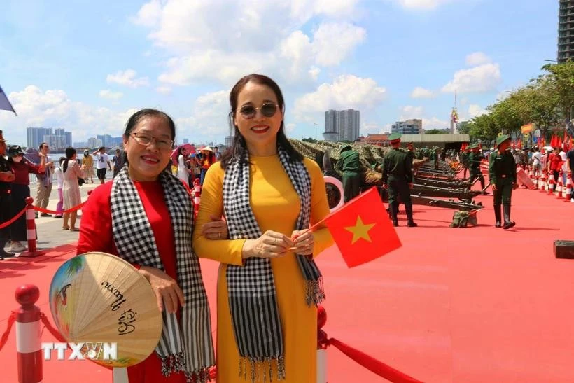 Đông đảo người dân đổ về Thành phố Hồ Chí Minh dịp nghỉ lễ 30/4.