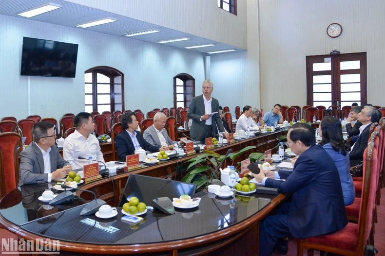 TS Nguyễn Đức Kiên - nguyên Phó Chủ nhiệm Ủy ban Kinh tế của Quốc hội, nguyên Tổ trưởng Tổ tư vấn của Thủ tướng, Chủ tịch Hội đồng khoa học IDS điều phối chương trình.