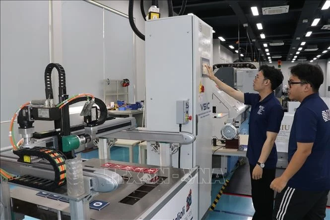 Trung tâm đổi mới sáng tạo Công nghiệp 4.0 (IIC) thuộc Trường Quốc tế Miền Đông (Eastern International University) tỉnh Bình Dương - nơi đào tạo nhân lực chất lượng cao.