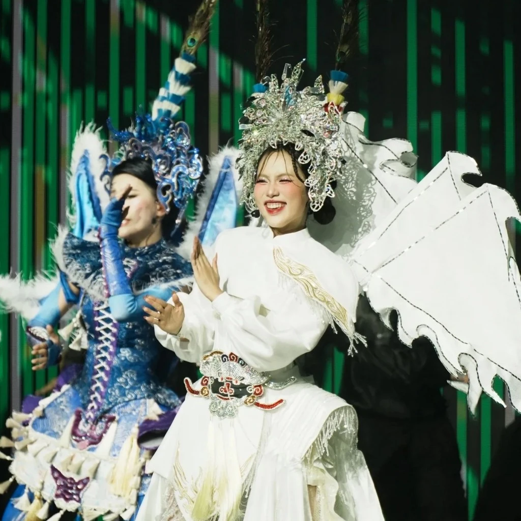 Phương Mỹ Chi gây ấn tượng với tiết mục "Hề" trong chương trình "Em xinh say hi".