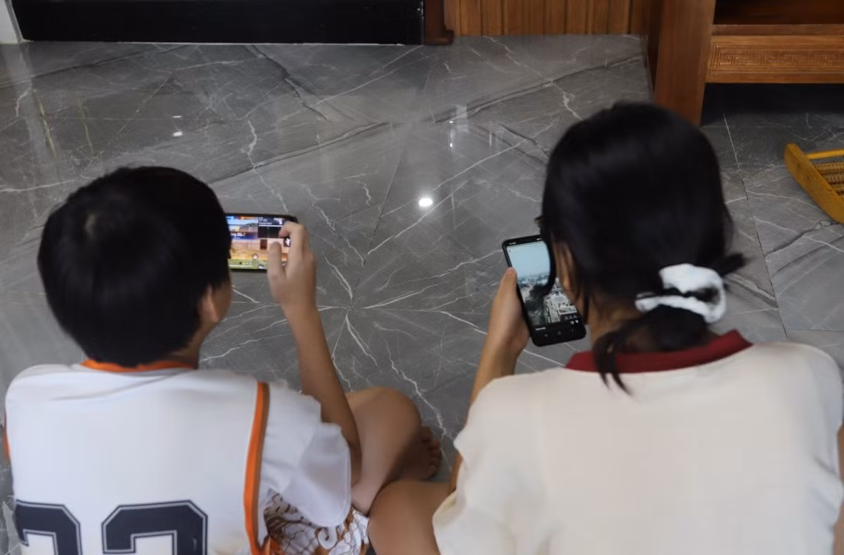 Lo ngại trẻ em nghiện game, sao nhãng việc học. Ảnh minh họa