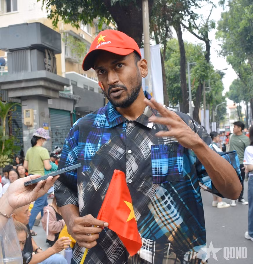 Anh Sivaraj Pragasm, từ Singapore.