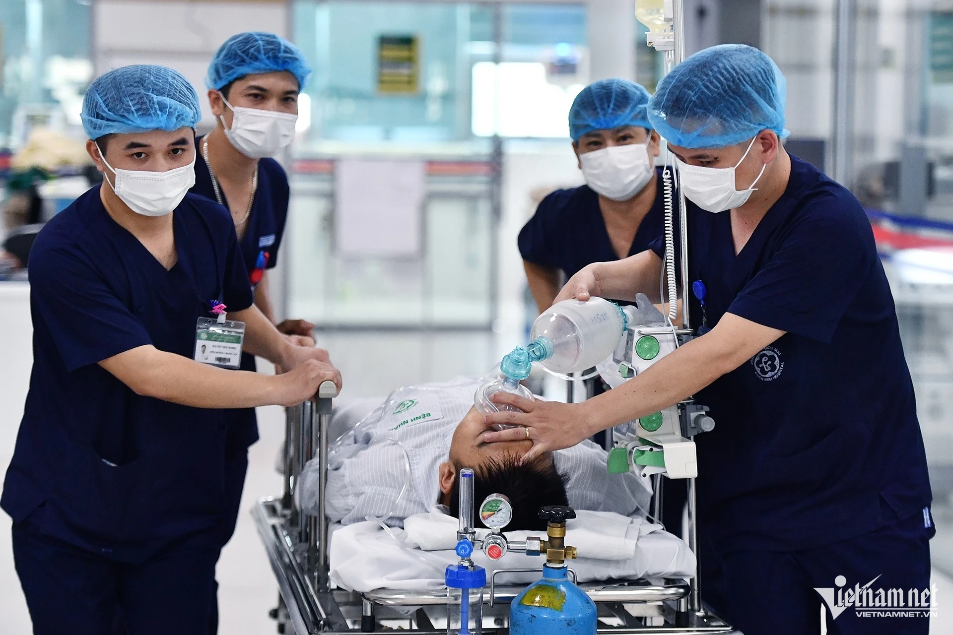 Tiền hỗ trợ khám chữa bệnh hiểm nghèo cho người lao động và thân nhân của người lao động không bị tính thuế thu nhập cá nhân.