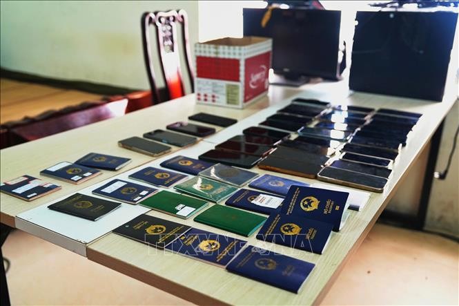Tang vật chuyên án bị lực lượng chức năng thu giữ. Tang vật chuyên án bị lực lượng chức năng thu giữ.