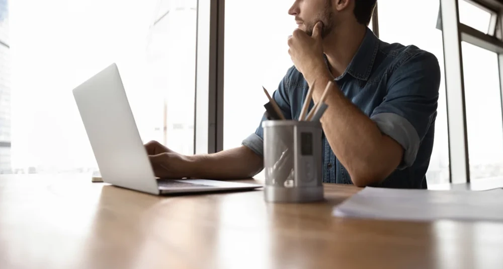 Các chương trình thí điểm của Google cho thấy người lao động có thể tiết kiệm trung bình 122 giờ mỗi năm bằng cách sử dụng AI vào các công việc hành chính.