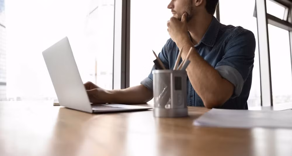 Các chương trình thí điểm của Google cho thấy người lao động có thể tiết kiệm trung bình 122 giờ mỗi năm bằng cách sử dụng AI vào các công việc hành chính.