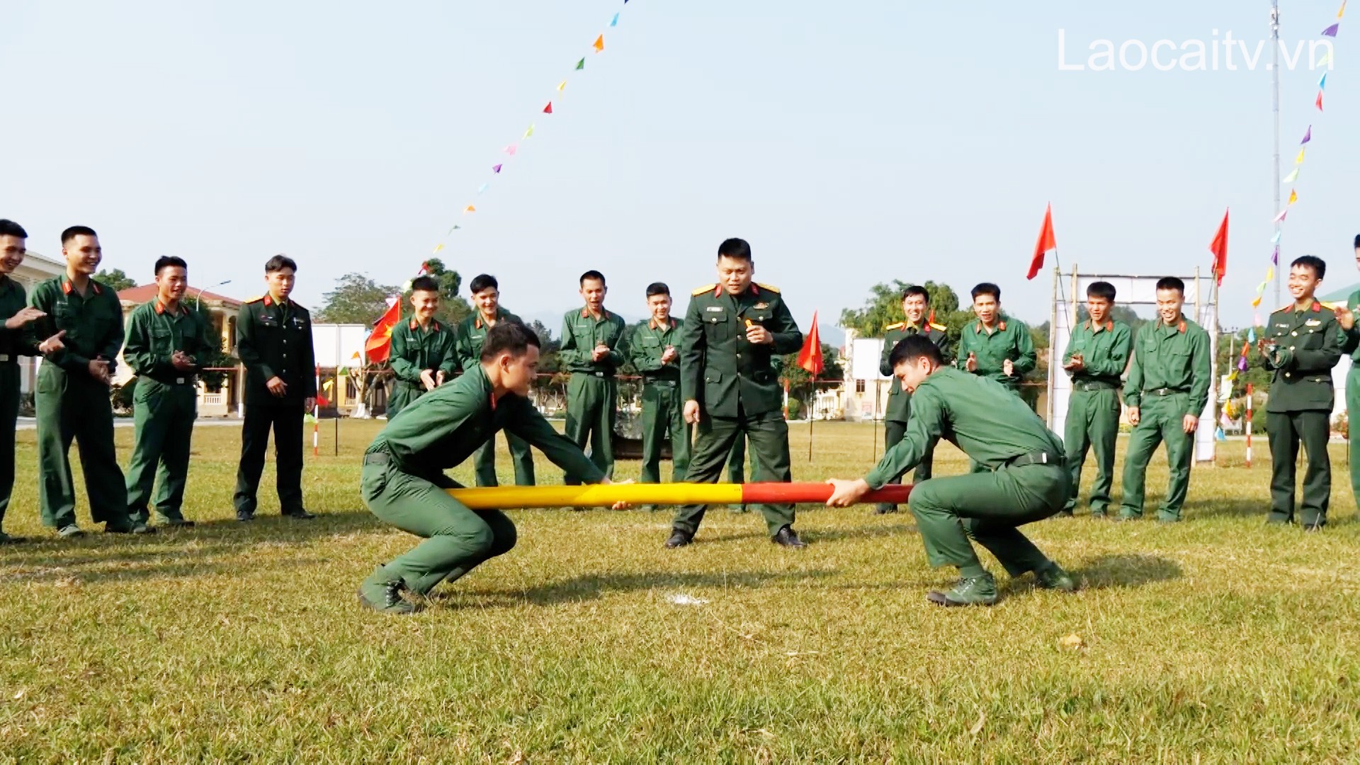 Nhiều trò chơi, hoạt động được tổ chức góp phần giúp các chiến sĩ vơi đi nỗi nhớ nhà. nhieu-tro-choi-hoat-dong-duoc-to-chuc-gop-phan-giup-cac-chien-si-voi-di-noi-nho-nha.jpg