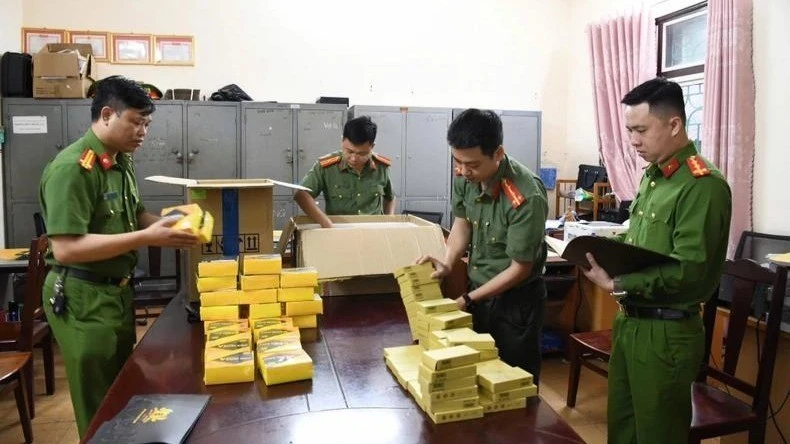 Các sản phẩm thực phẩm chứa chất cấm bị công an tỉnh Phú Thọ thu giữ.