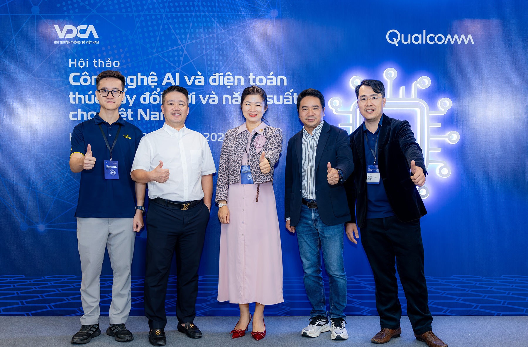 Vbee AI cùng các đối tác Microsoft, Asus, Dell, Lenovo, HSPTek đã có mặt tại hội thảo. Vbee AI cùng các đối tác Microsoft, Asus, Dell, Lenovo, HSPTek đã có mặt tại hội thảo.