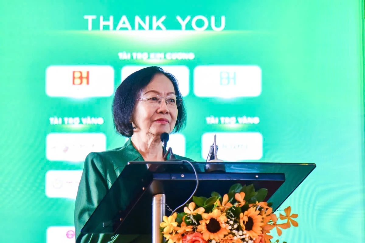 Bà Nguyễn Thị Khánh, Chủ tịch Hiệp hội du lịch TP Hồ Chí Minh phát biểu tại lễ ký kết hợp tác giữa Chi hội golf du lịch Sài Gòn và Trung tâm Xúc tiến du lịch Bình Dương để cùng phát triển du lịch golf và MICE.