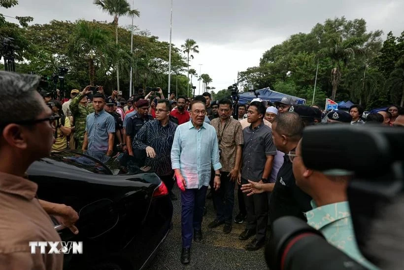 Thủ tướng Anwar Ibrahim thị sát hiện trường tối 1/4.