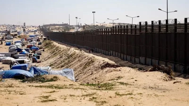 Những chiếc lều của người Palestine gần khu vực biên giới Gaza - Ai Cập. (Ảnh: Reuters)