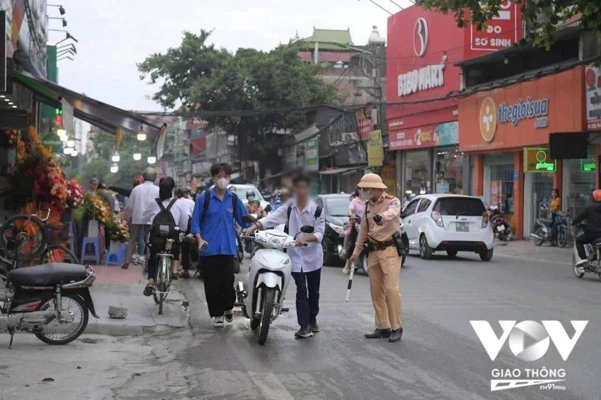 Các vi phạm giao thông và tai nạn giao thông nghiêm trọng trong độ tuổi học sinh nổi lên gần đây là hồi chuông cảnh báo.