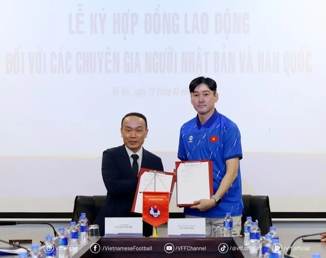 VFF bổ nhiệm ông Lee Jung-soo vai trò trợ lý HLV Đội tuyển quốc gia và U23 quốc gia
