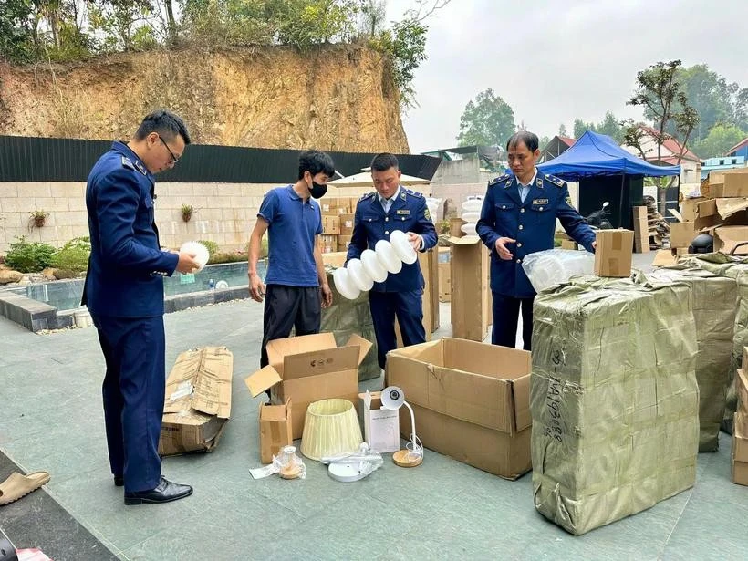 Bộ Công Thương yêu cầu lực lượng quản lý thị trường tập trung đấu tranh ngăn chặn, đẩy lùi tình trạng buôn lậu, gian lận thương mại, hàng giả và xâm phạm quyền sở hữu trí tuệ trên toàn quốc.