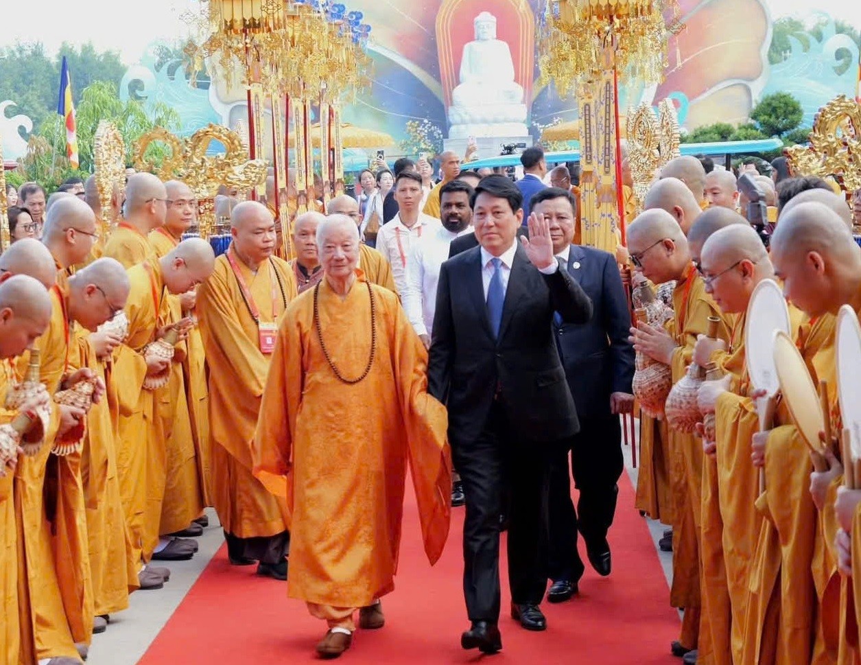 Chủ tịch nước Lương Cường tham gia dự khai mạc Đại lễ Vesak 2025 vào ngày 6/5. Chủ tịch nước Lương Cường tham gia dự khai mạc Đại lễ Vesak 2025 vào ngày 6/5.