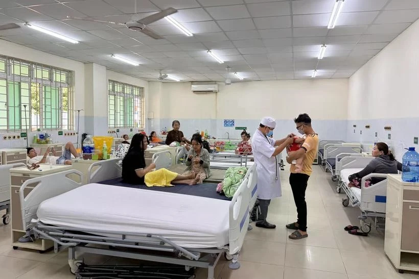 Bệnh nhi mắc sởi nhập viện điều trị tại Bệnh viện Nhi đồng Đồng Nai.