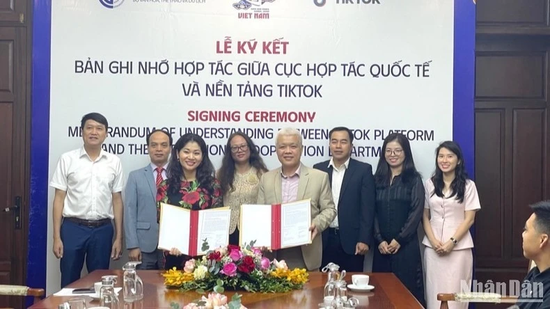 Quảng bá văn hóa Việt trên môi trường số.