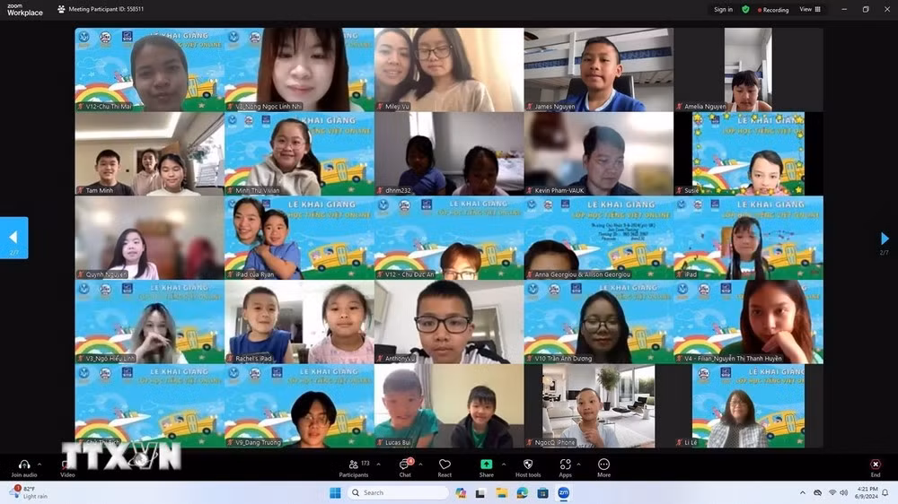 Khoảng 200 học sinh trên khắp Vương quốc Anh tham gia chương trình dạy tiếng Việt trực tuyến, khai giảng Ngày 9/6/2024.