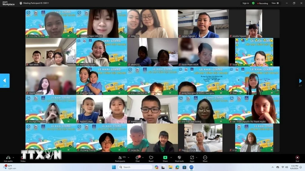 Khoảng 200 học sinh trên khắp Vương quốc Anh tham gia chương trình dạy tiếng Việt trực tuyến, khai giảng Ngày 9/6/2024.