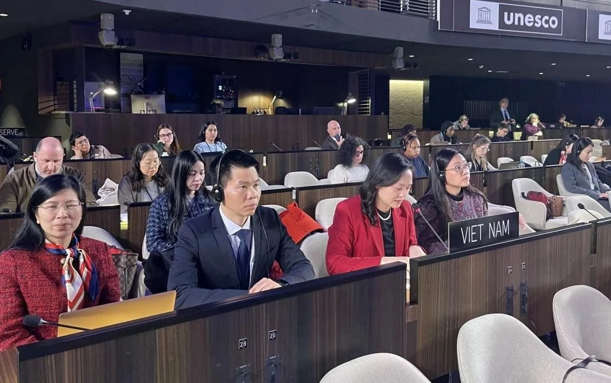 Phái đoàn Việt Nam tham dự Kỳ họp lần thứ 18.