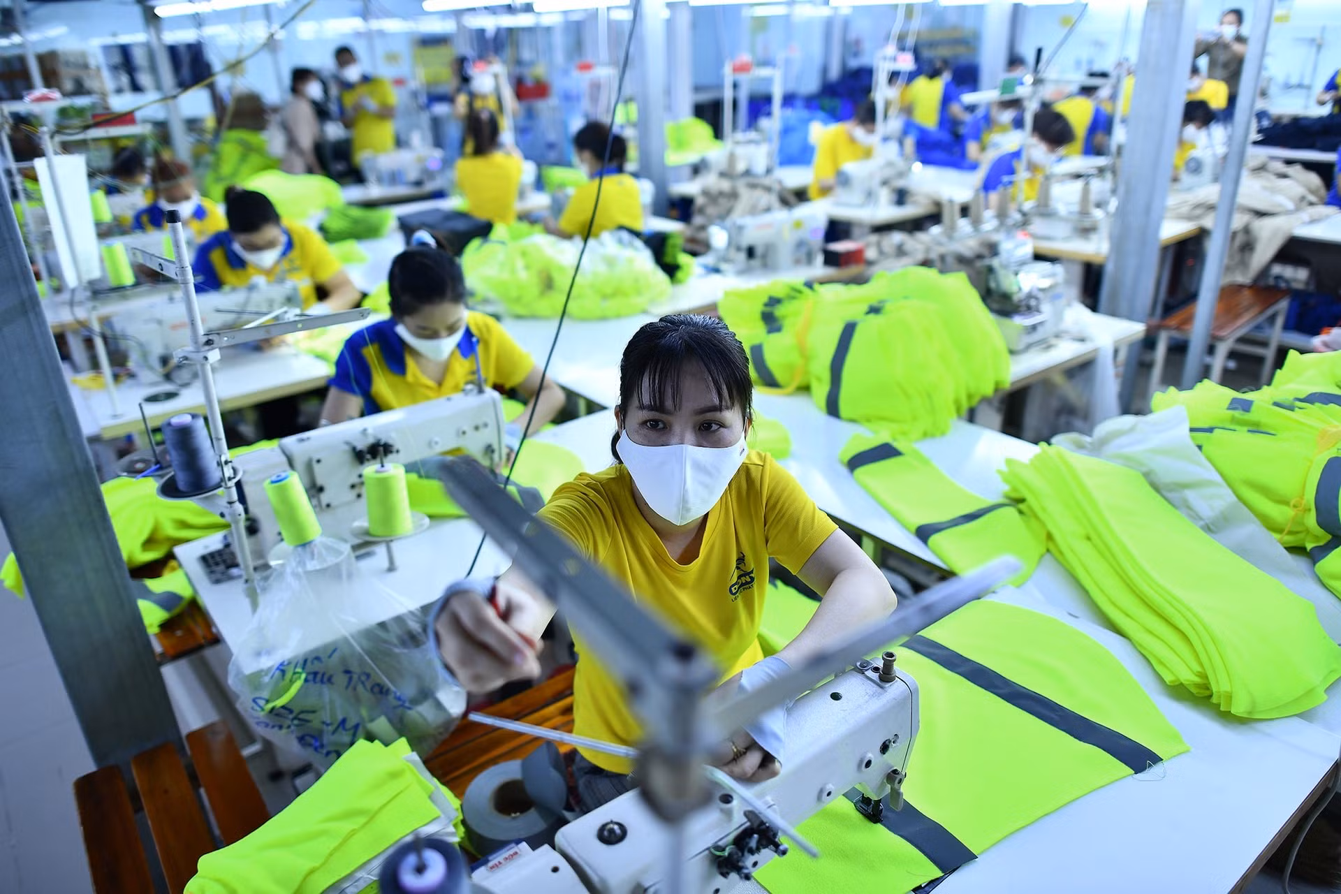 Nhiều ngành sản xuất đối diện với yêu cầu tự động hóa sản xuất.