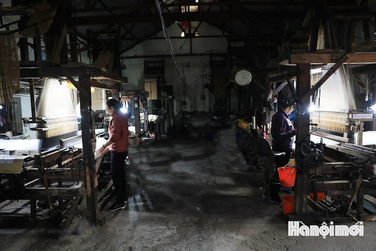 Làng nghề được định hình, vang danh gần xa bởi tay nghề cao của những người thợ thủ công cũng như truyền thống dệt lâu đời.