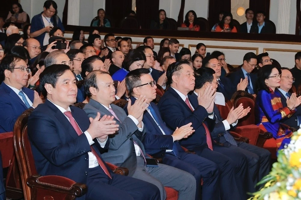 Đại biểu tham dự lễ trao giải.