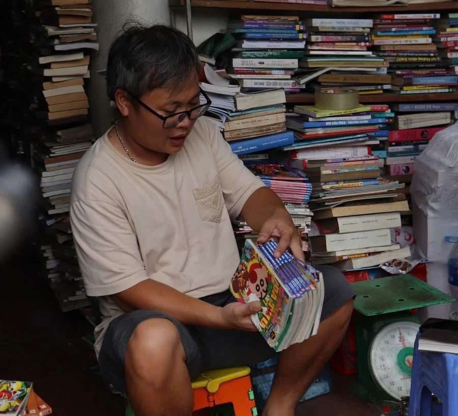 Anh Nguyễn Văn Minh chia sẻ về thói quen đọc sách.