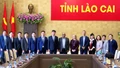 Đoàn công tác của Ngân hàng Phát triển Châu Á chụp ảnh với các đồng chí lãnh đạo tỉnh Lào Cai.