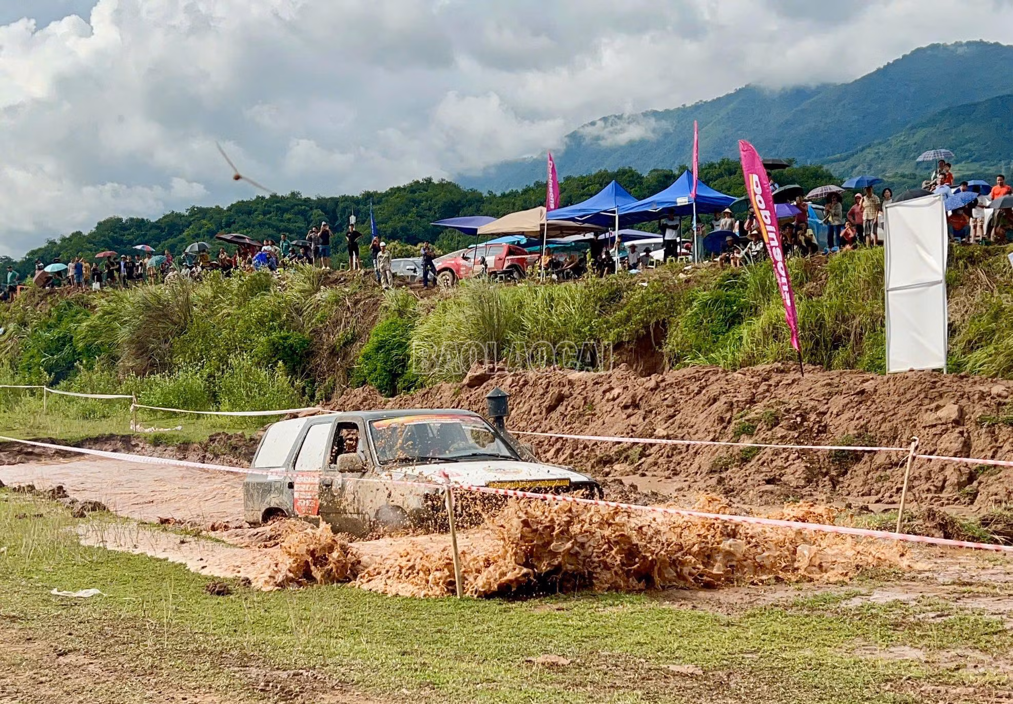 [Ảnh] Những hình ảnh ấn tượng tại Giải đua xe bán tải địa hình “Bat Xat Offroad Challenger"