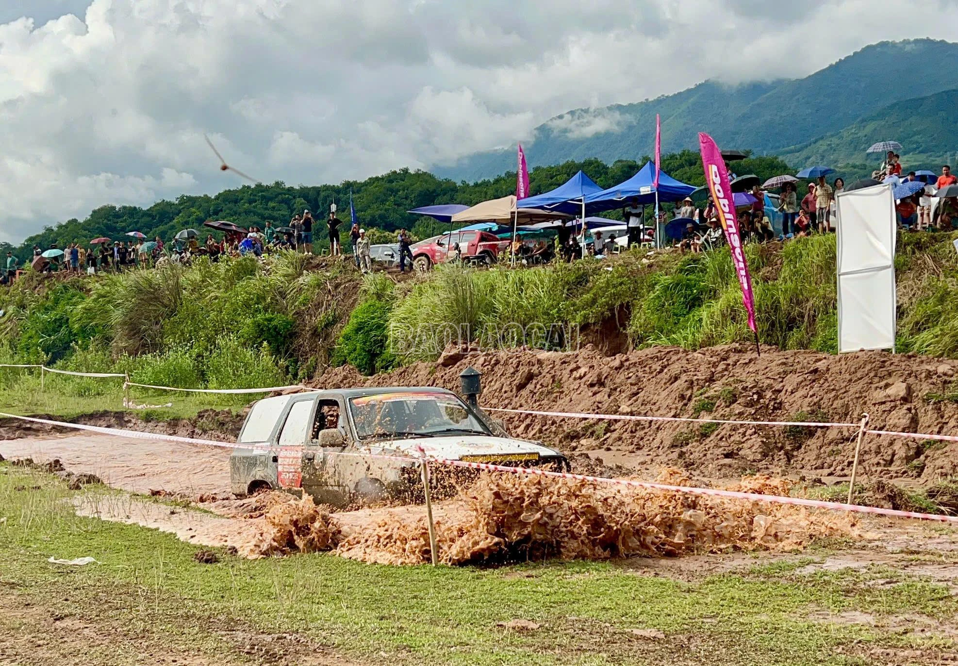 [Ảnh] Những hình ảnh ấn tượng tại Giải đua xe bán tải địa hình “Bat Xat Offroad Challenger"