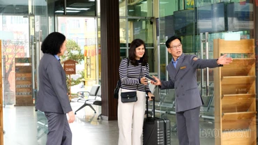 Chuyến tàu giữa mùa xuân