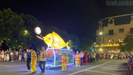 Bừng sáng đêm trăng Nghĩa Lộ 