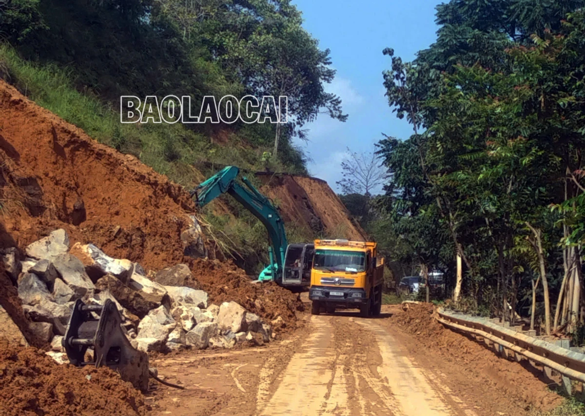 Thông tuyến đảm bảo giao thông từ Bắc Hà lên Si Ma Cai