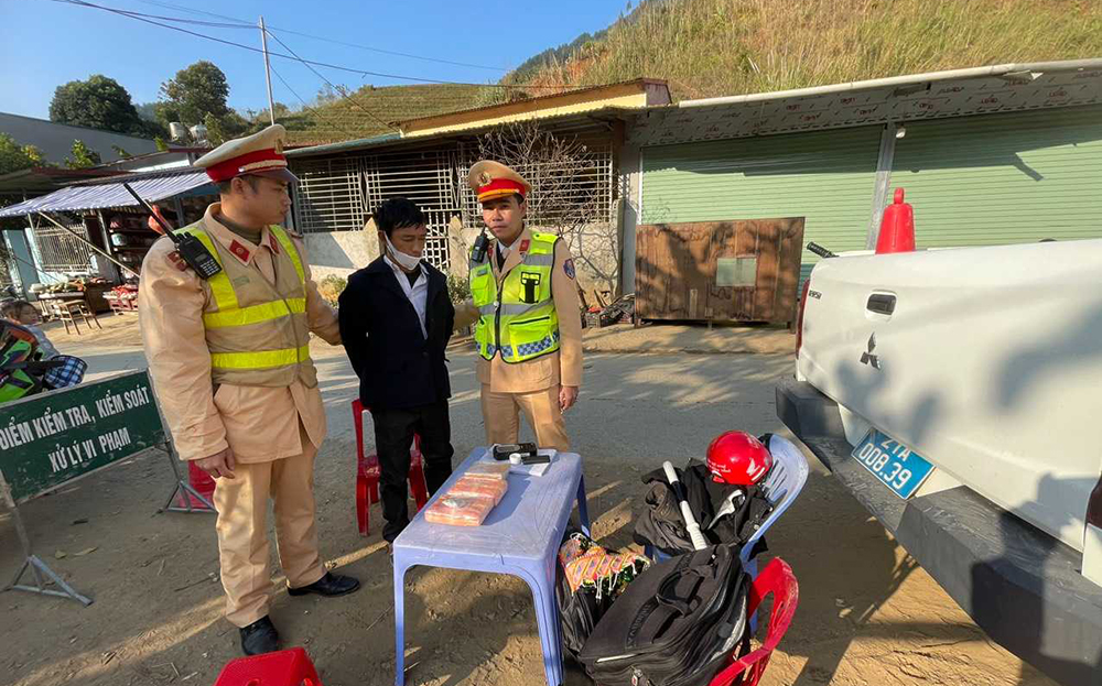 Nâng cao ý thức, tạo sự chuyển biến góp phần đảm bảo an toàn giao thông dịp cuối năm ảnh 1