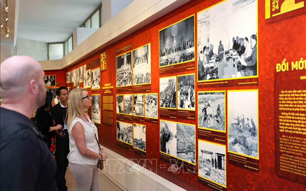 Triển lãm 'Đảng Cộng sản Việt Nam - 95 năm đồng hành cùng dân tộc' ảnh 2
