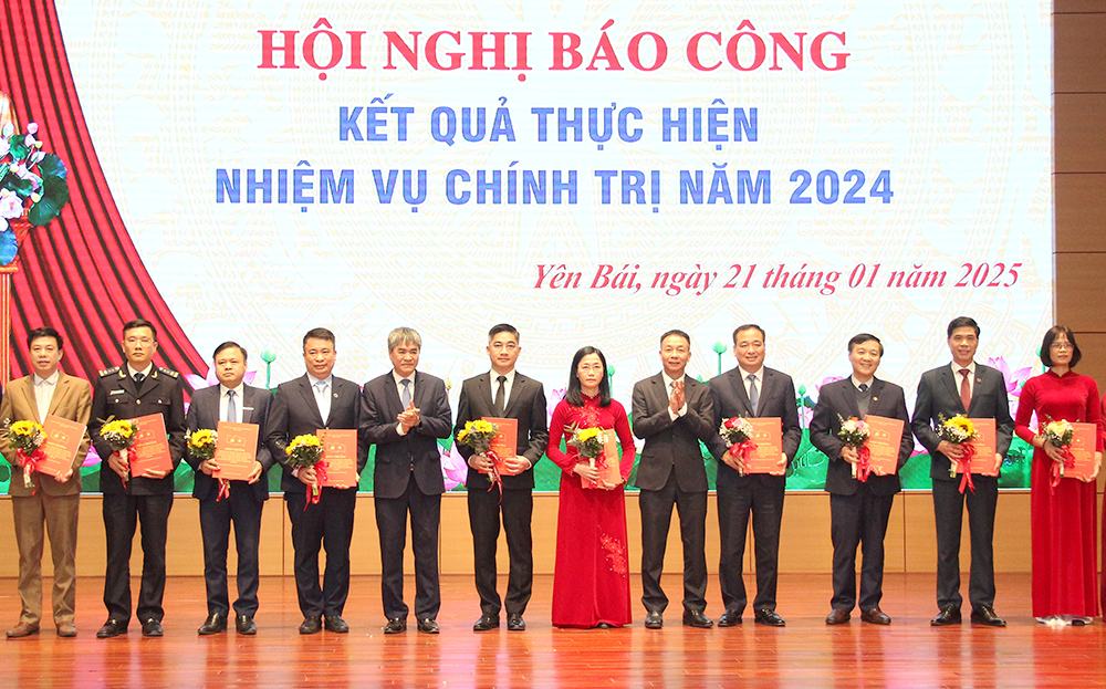 Yên Bái tổ chức Hội nghị Báo công kết quả thực hiện nhiệm vụ chính trị năm 2024 ảnh 7