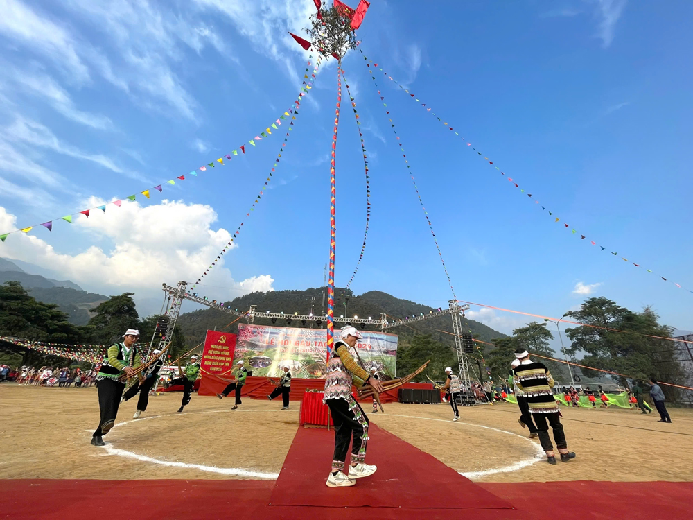 Sôi nổi hội Xuân ảnh 1